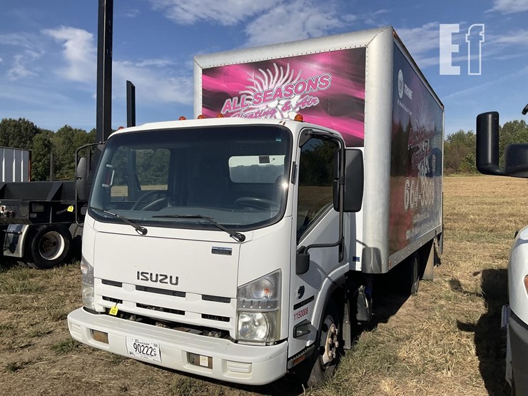 2015-isuzu-npr-hd-image-1