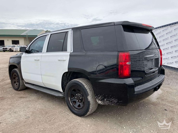 2015-chevrolet-tahoe-image-2