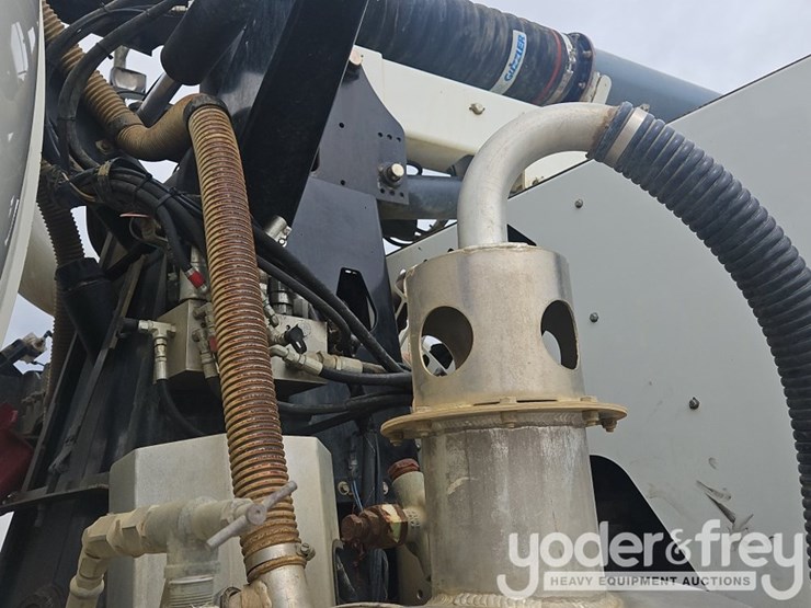 2012-vactor-2100-image-45