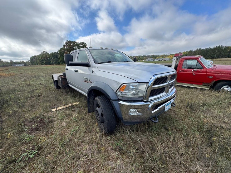 #1941-•-2017-ram-5500-cab-&-chassis-image-7