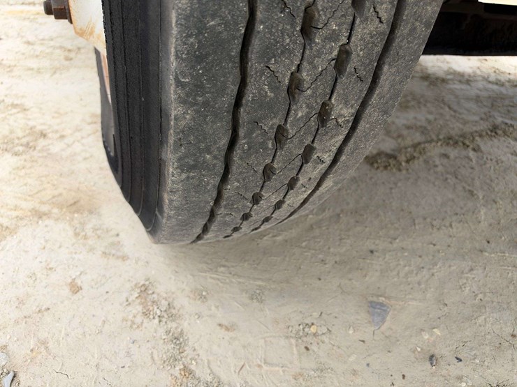 2009-international-durastar-4300-image-24