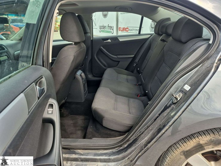 2014-volkswagen-jetta-se-4dr-sedan-6a-image-12