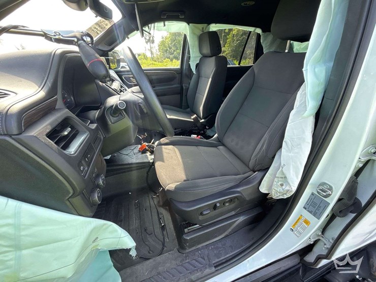 2023-chevrolet-tahoe-image-14