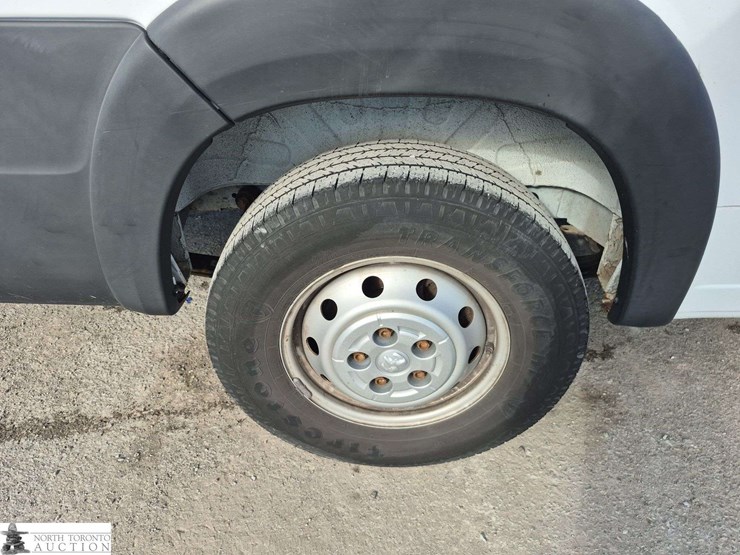 2019-ram-promaster-cargo-van-image-24