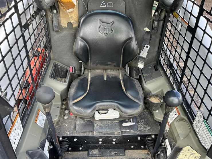 2022-bobcat-t770-image-17