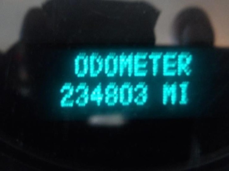 2011-chevrolet-silverado-2500hd-image-13
