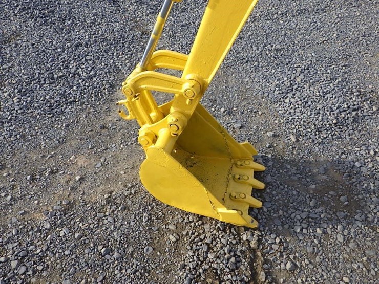 komatsu-pc28uu-image-9