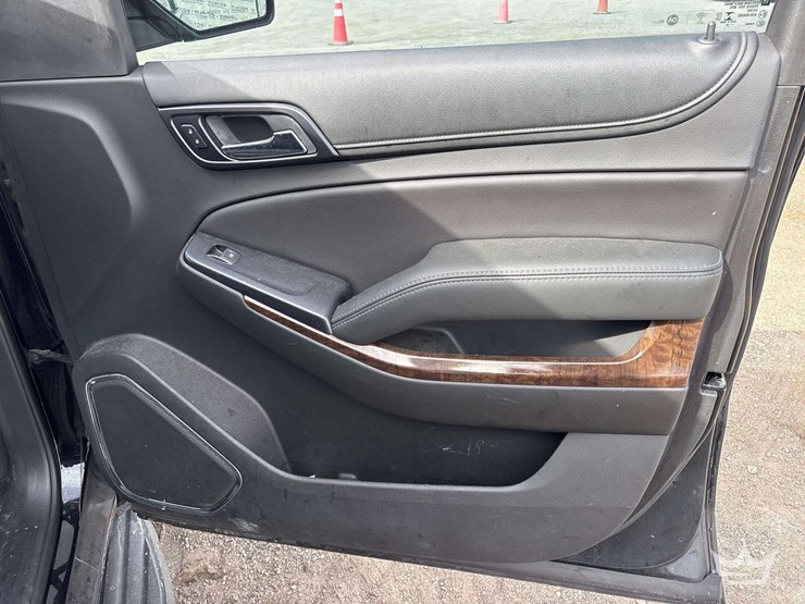 2018-chevrolet-tahoe-image-25