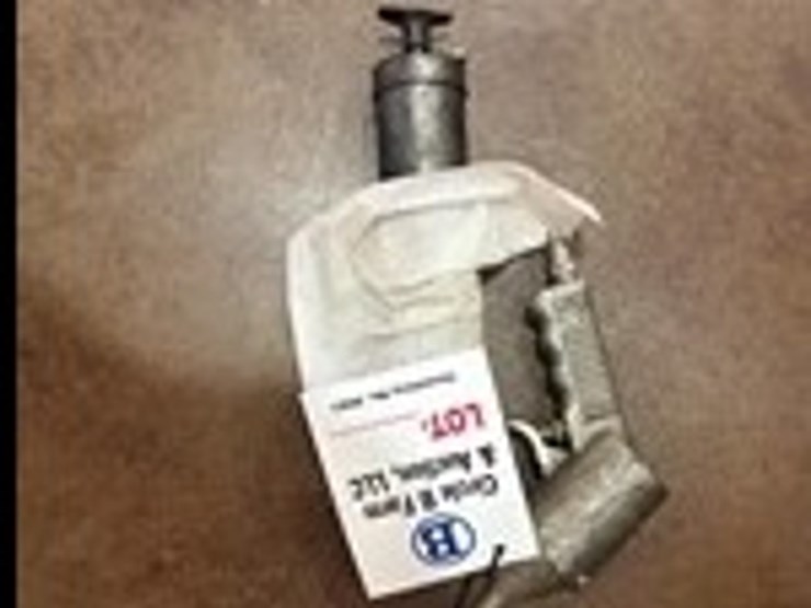 #8690-•-grease-gun-image-1