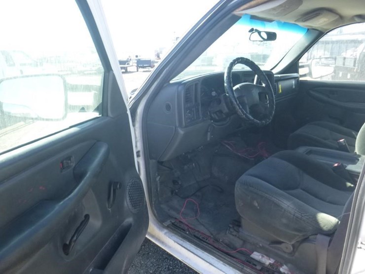 2003-chevrolet-2500hd-image-5