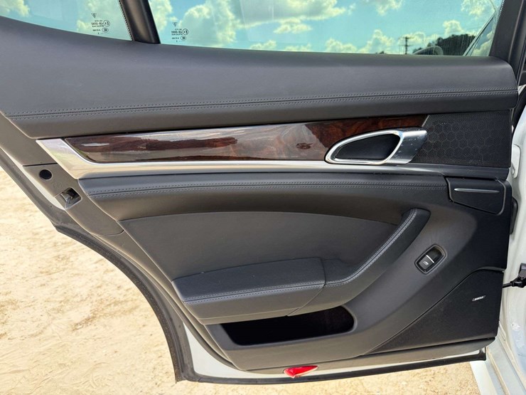 2016-porshe-panamera-4-door-hatchback-(132,955-miles)-image-22