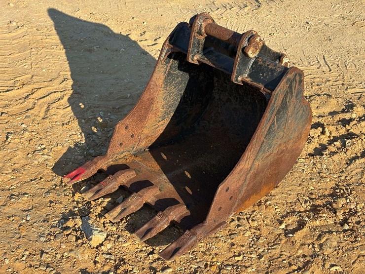 caterpillar-303-image-1