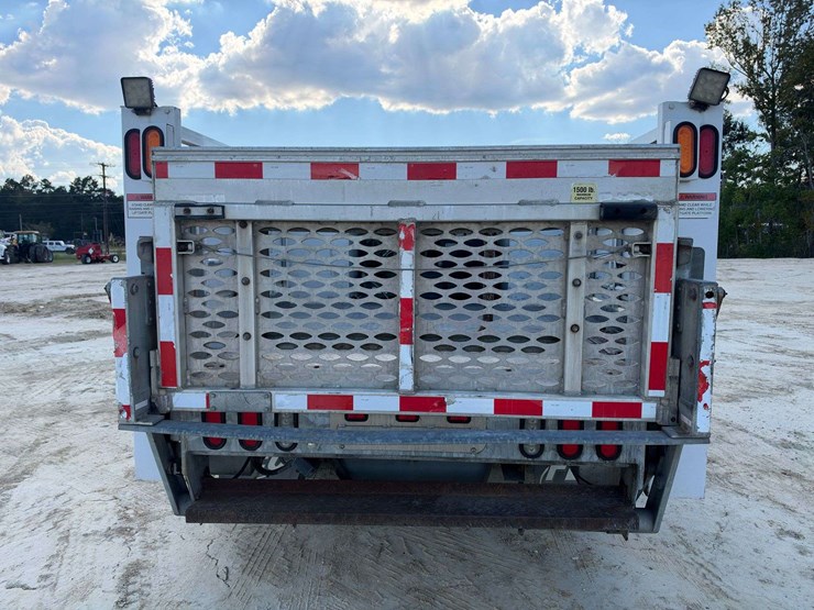 2017-chevrolet-silverado-3500-image-6