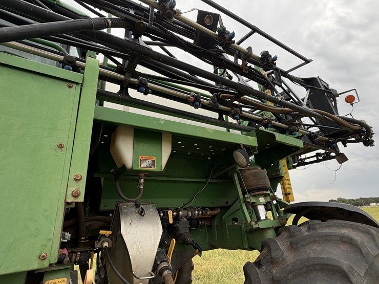 2010-john-deere-4830-image-32