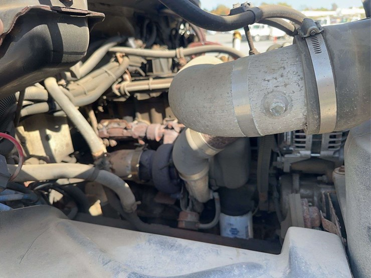 2002-freightliner-fl70-image-20