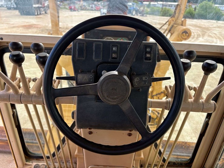 2001-caterpillar-12h-image-11