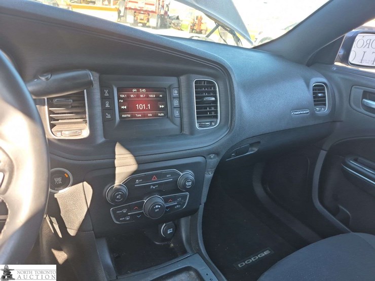 2016-dodge-charger-image-12
