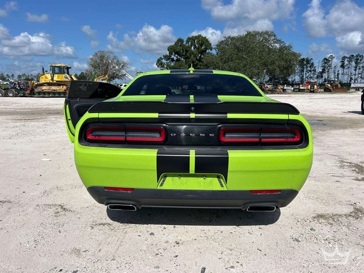 2023-dodge-challenger-coupe-image-14