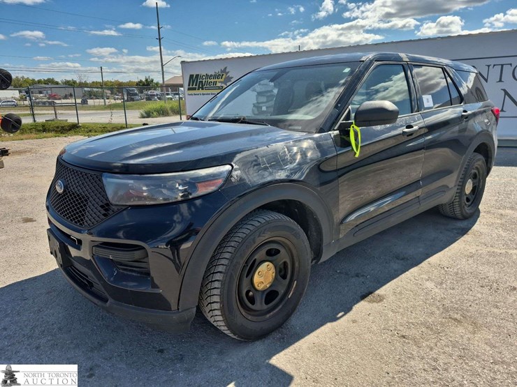 2021-ford-explorer-image-1