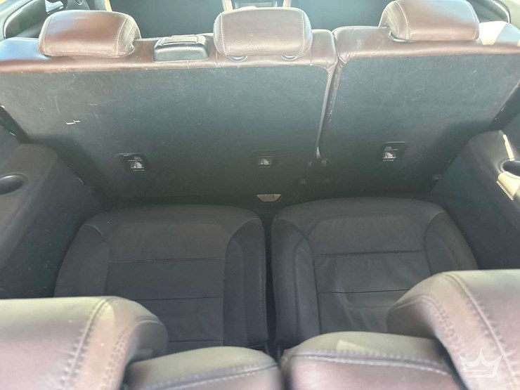 2014-mercedes-benz-gl450-image-23