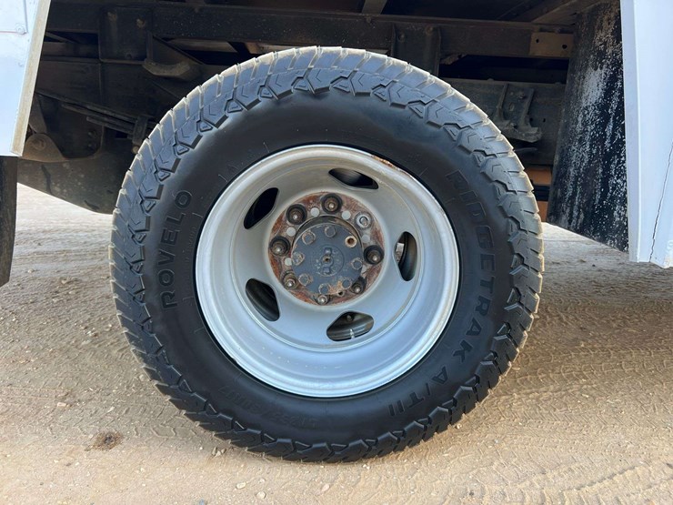 2021-chevrolet-3500hd-image-37