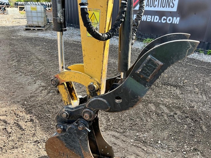 2012-caterpillar-303-image-11