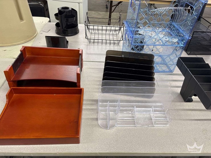 misc.-office-items-(organizers,-clocks,-mats,-stools,-carts,-and-height-adjustable-table.-image-10