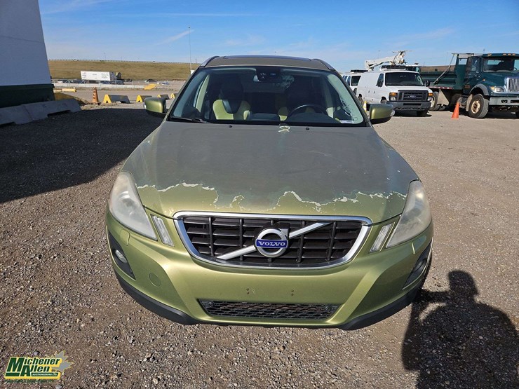 2010-volvo-xc60-image-8