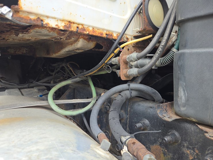 2000-mack-ch613-image-19