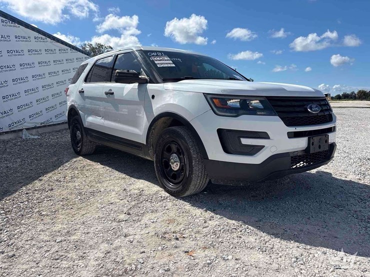 2016-ford-explorer-image-4