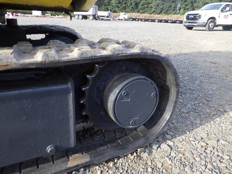 komatsu-pc28uu-image-15