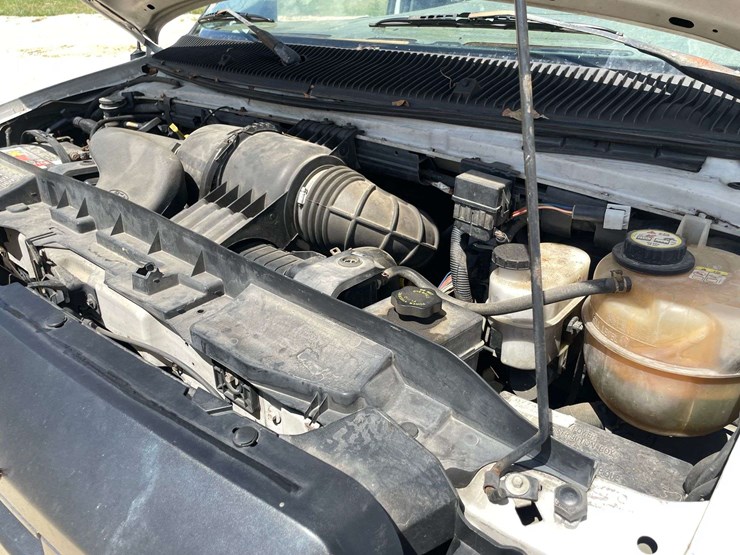 2008-ford-cargo-image-7