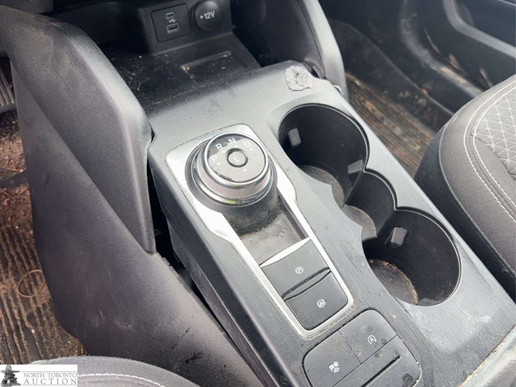 2023-ford-escape-image-18
