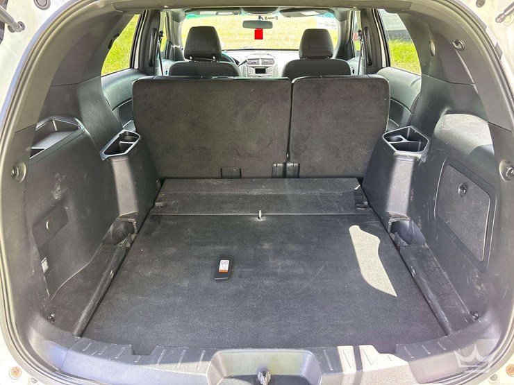 2016-ford-explorer-image-24