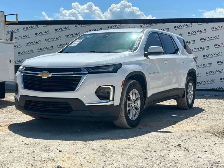 2022-chevrolet-traverse-image-1