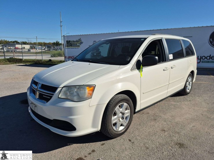 2011-dodge-grand-caravan-se-image-1
