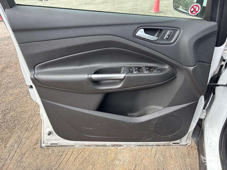 2016-ford-escape-image-11