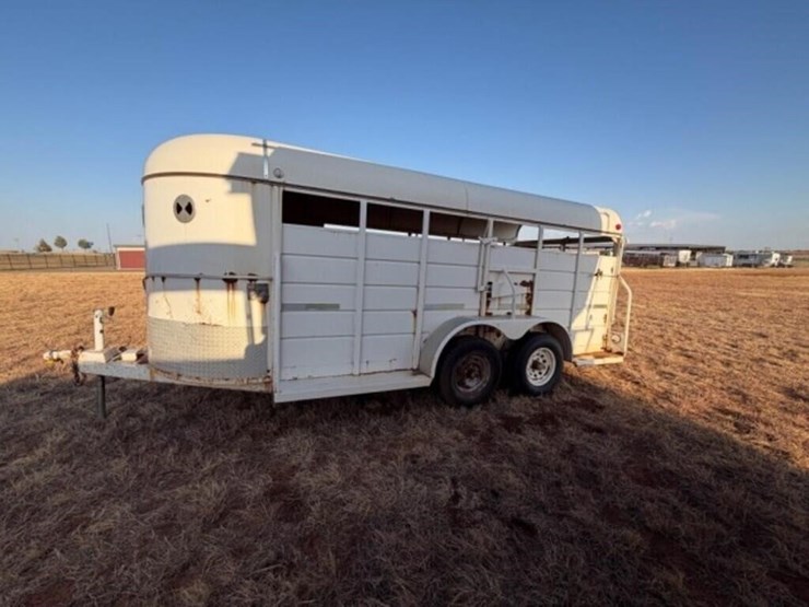 2017-w-w-livestock-trailer-image-9