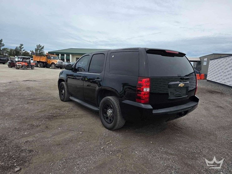 2013-chevrolet-tahoe-image-2