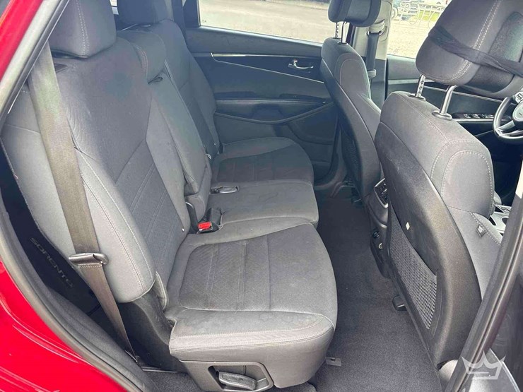 2016-kia-sorento-image-23