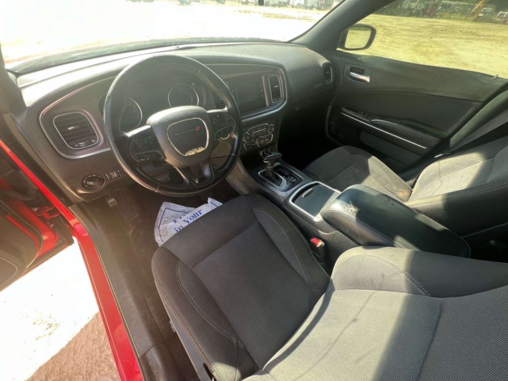 2017-dodge-charger-4-door-sedan-(224,247-miles)-image-11