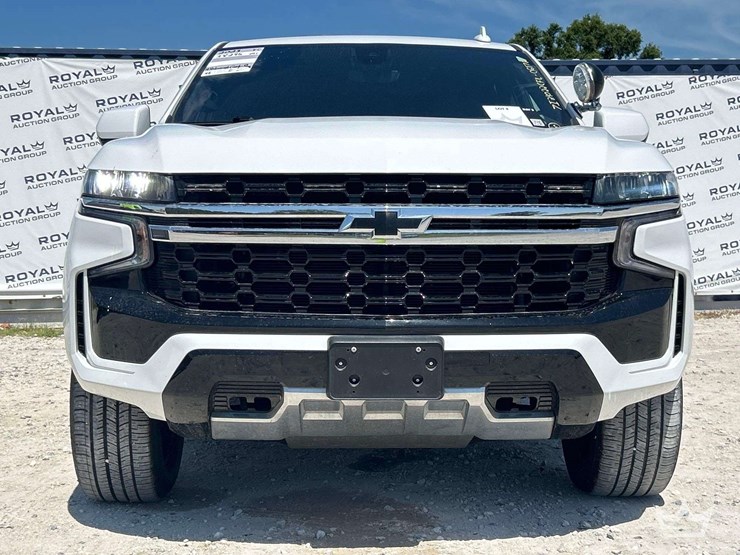 2023-chevrolet-tahoe-image-27