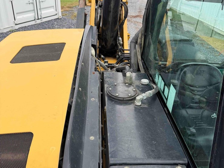 2013-caterpillar-tl943c-image-20