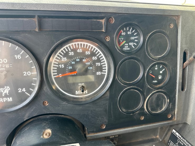 1994-mack-cl713-image-31