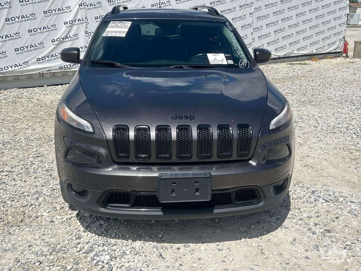 2018-jeep-cherokee-image-26