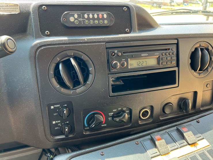 2011-ford-e350-image-14