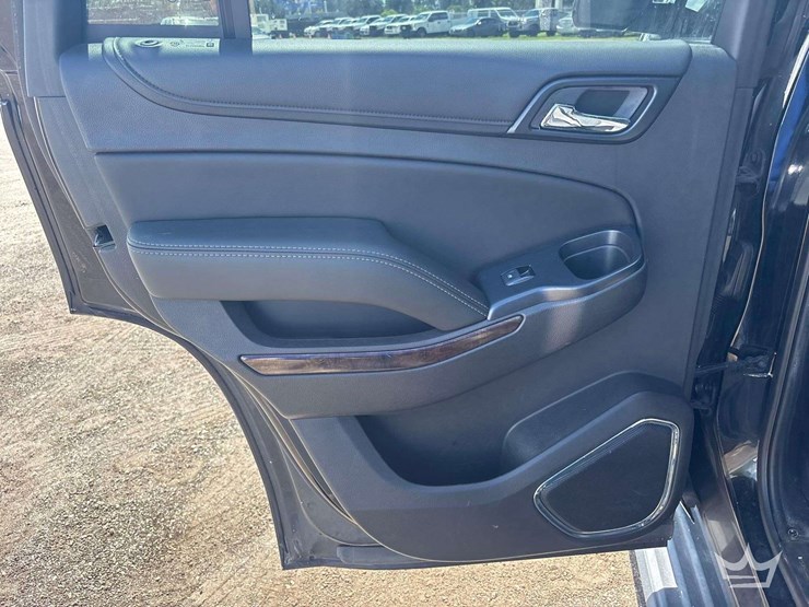 2018-chevrolet-tahoe-image-18