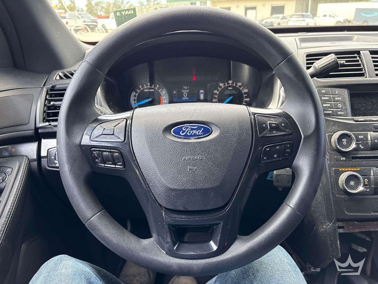 2018-ford-explorer-image-14