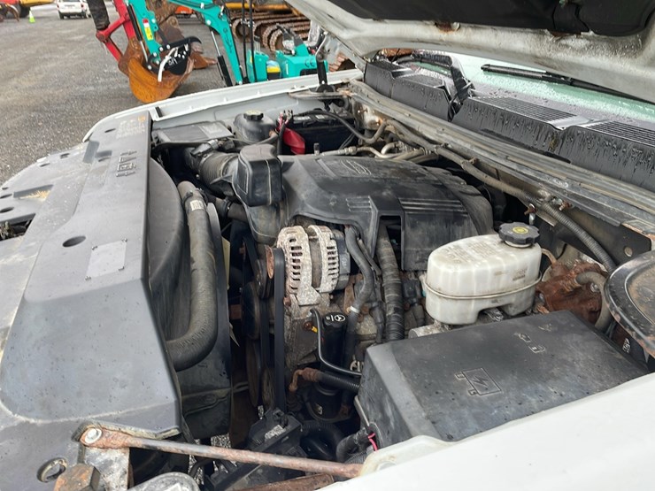 2013-chevrolet-2500hd-image-15