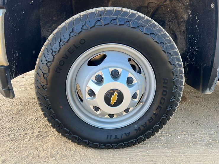 2021-chevrolet-3500hd-image-33